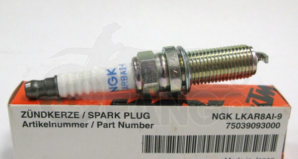 Candela NGK LKAR8AI-9 KTM EXC 400 450 500 530 / 690 Duke dal 2009 al 2016