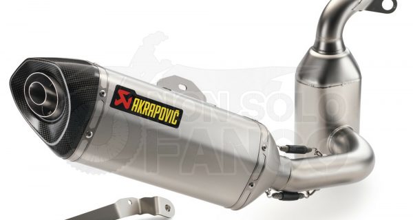 Silenziatore slip-on Akrapovic Duke RC 390 dal 2013 al 2016