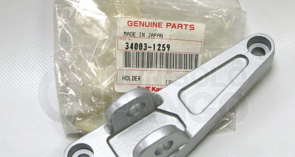 Supporto pedana anteriore sinistra Kawasaki GTR 1000 dal 1996 al 1997